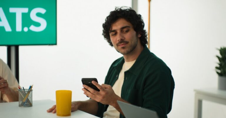 Cómo Automatizar el Proceso de Ventas de tu PYME: Del Primer Contacto al Cierre
